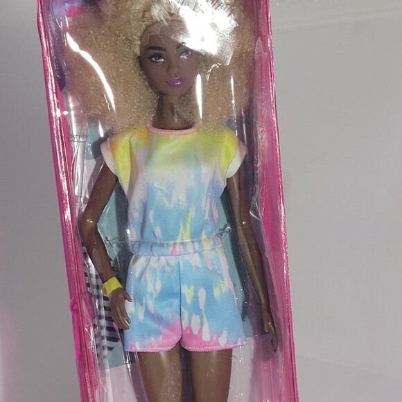 Black Friday Sale- Barbie Fashionista Doll - Curly Blonde Hair in Tie-Dye Outfit - Picture 6 of 7